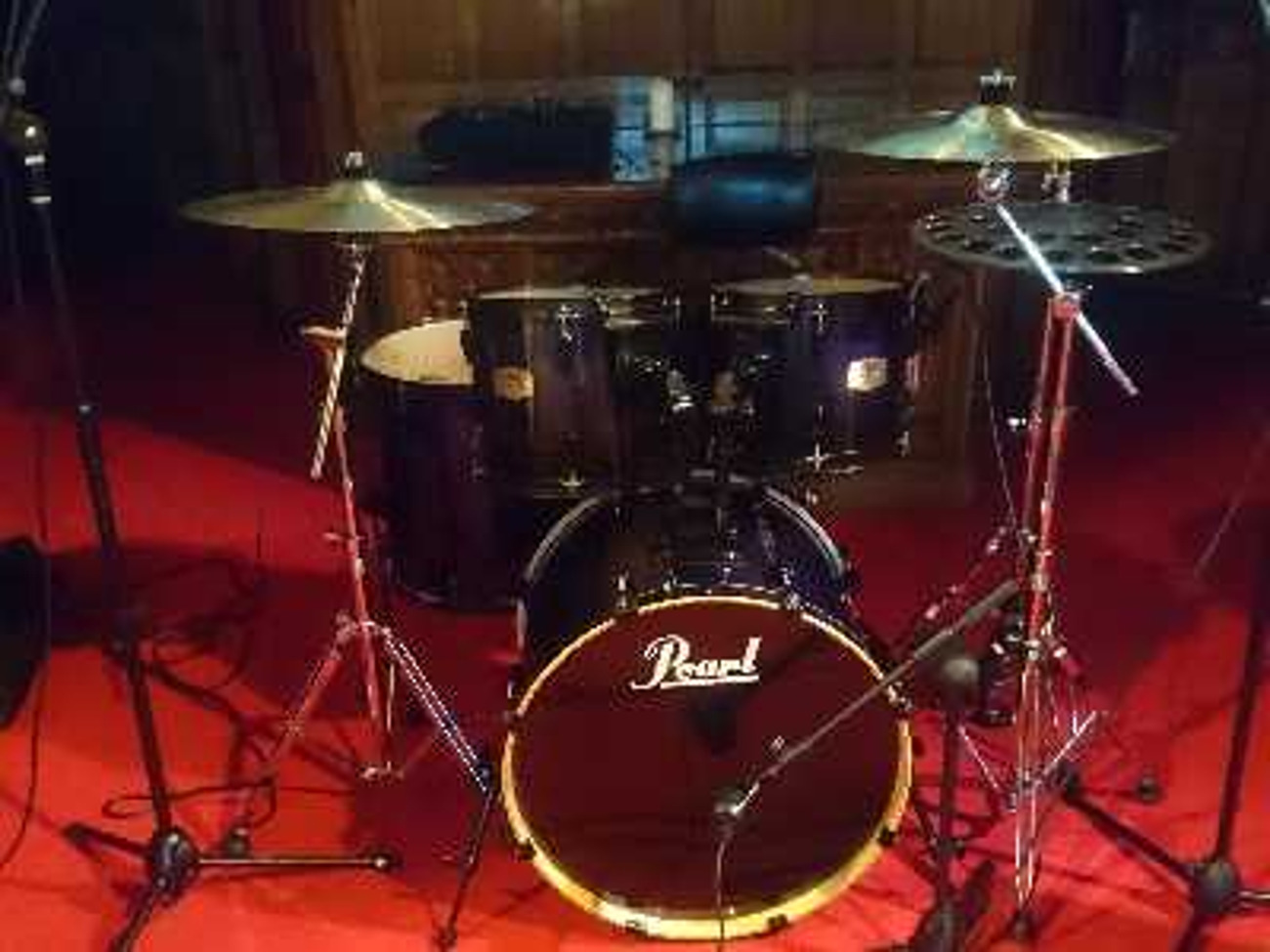 Rent Drum kit hire with drum microphones from Lekan A, Fen Ditton