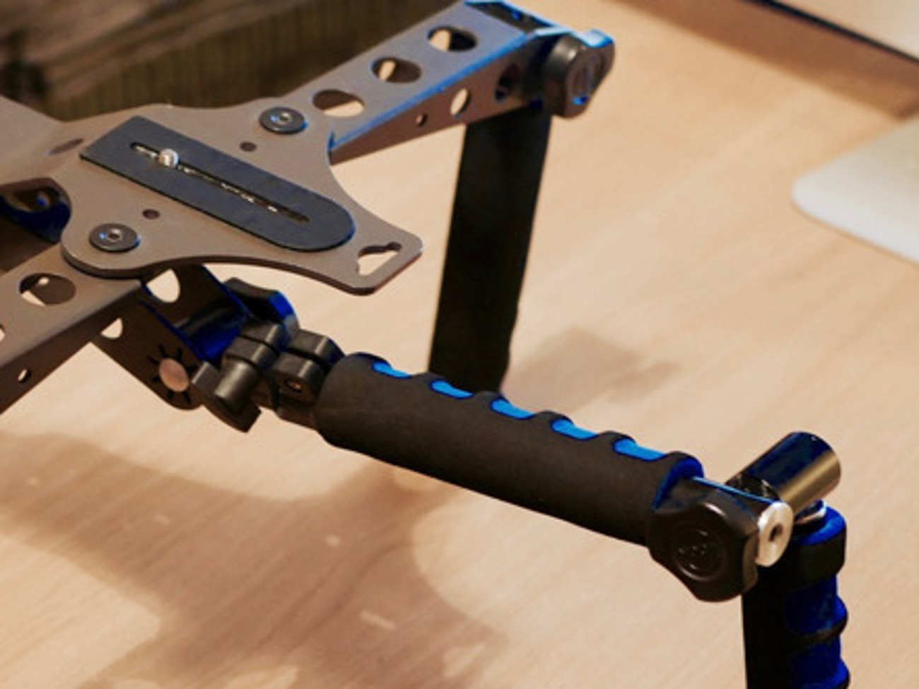 Dslr shoulder mount
