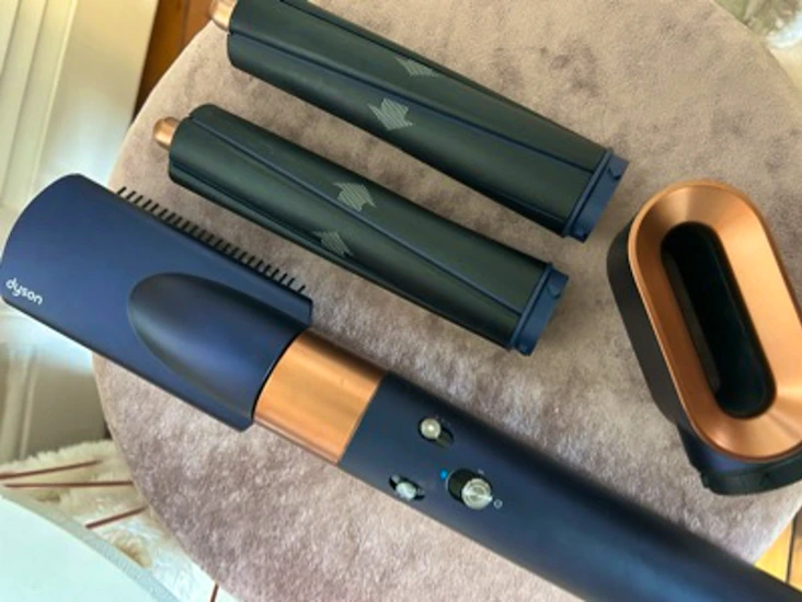 Dyson airwrap styling tool