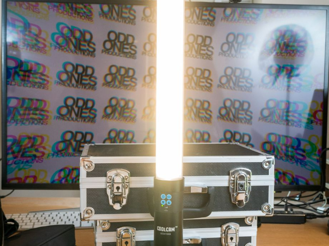 Eachshot led516as bi-color 516-led light w/ barn doors
