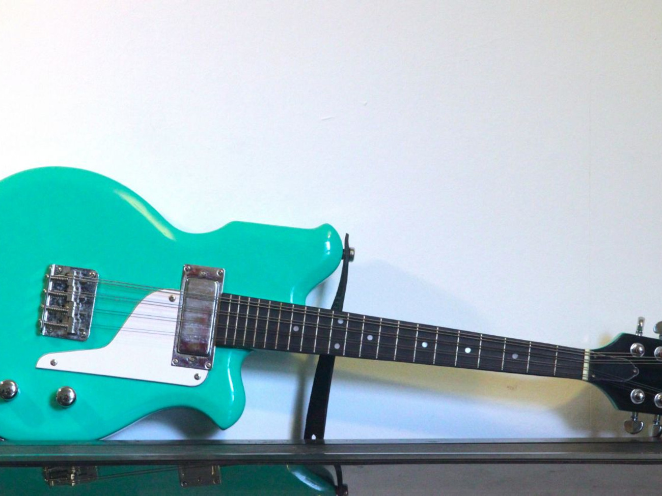 Eastwood airline electric mandola