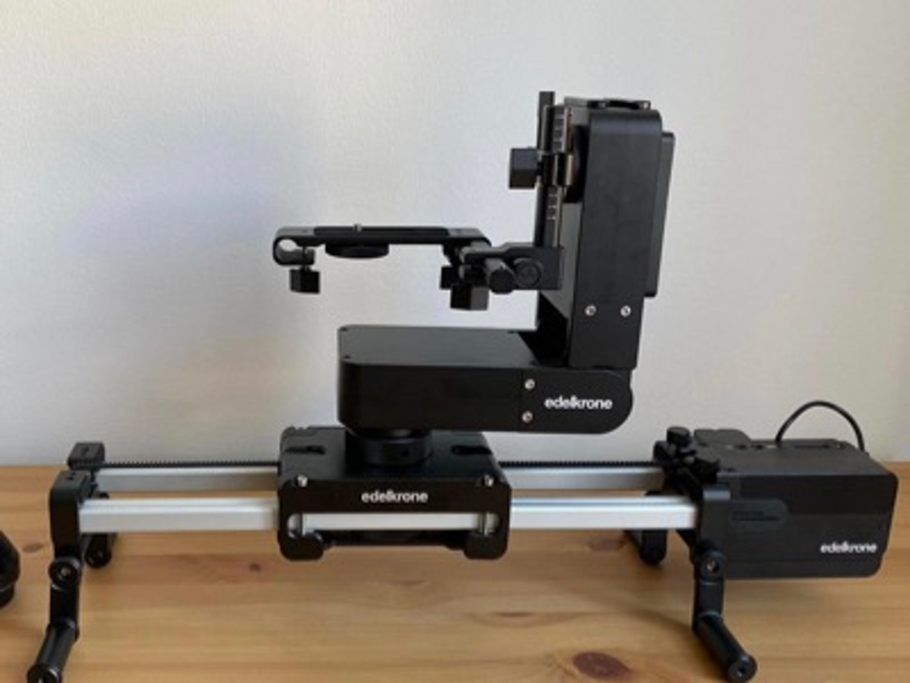Edelkrone slider plus v5 with head plus and focus motor