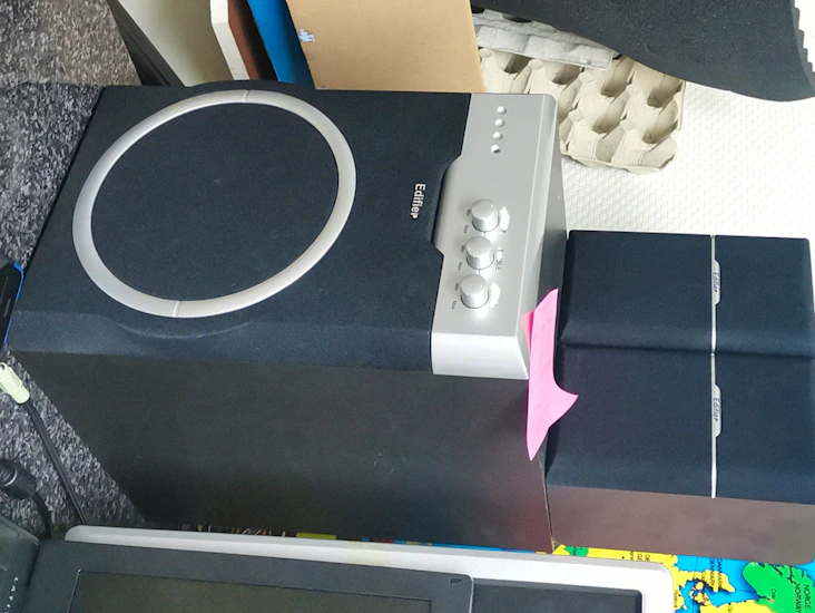 Edifer subwoofer and dual speakers