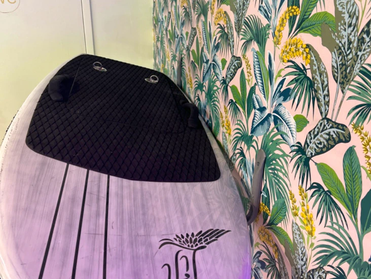 Electric foil. lift e-foil 6’6” surf for hours