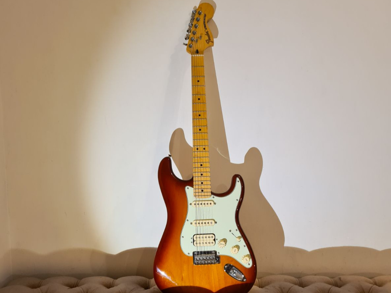 Electric guitar fender deluxe strat hss 