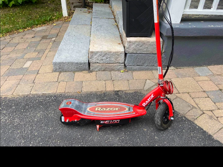 Electric scooter razer e100