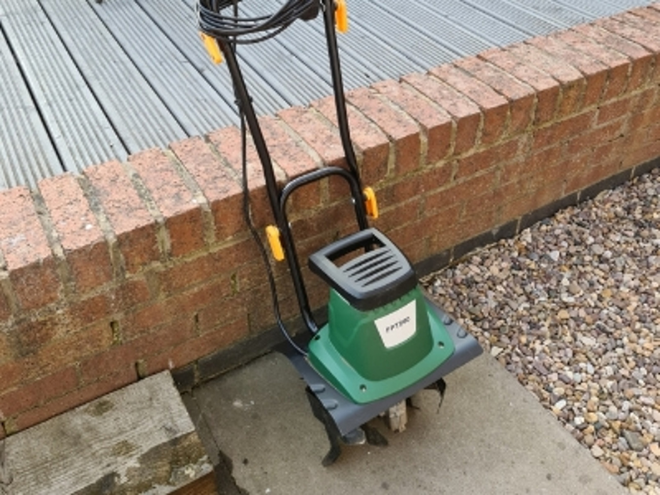 Electric tiller lawn rotovator
