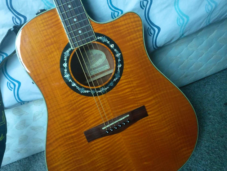Electro acoustic guitar