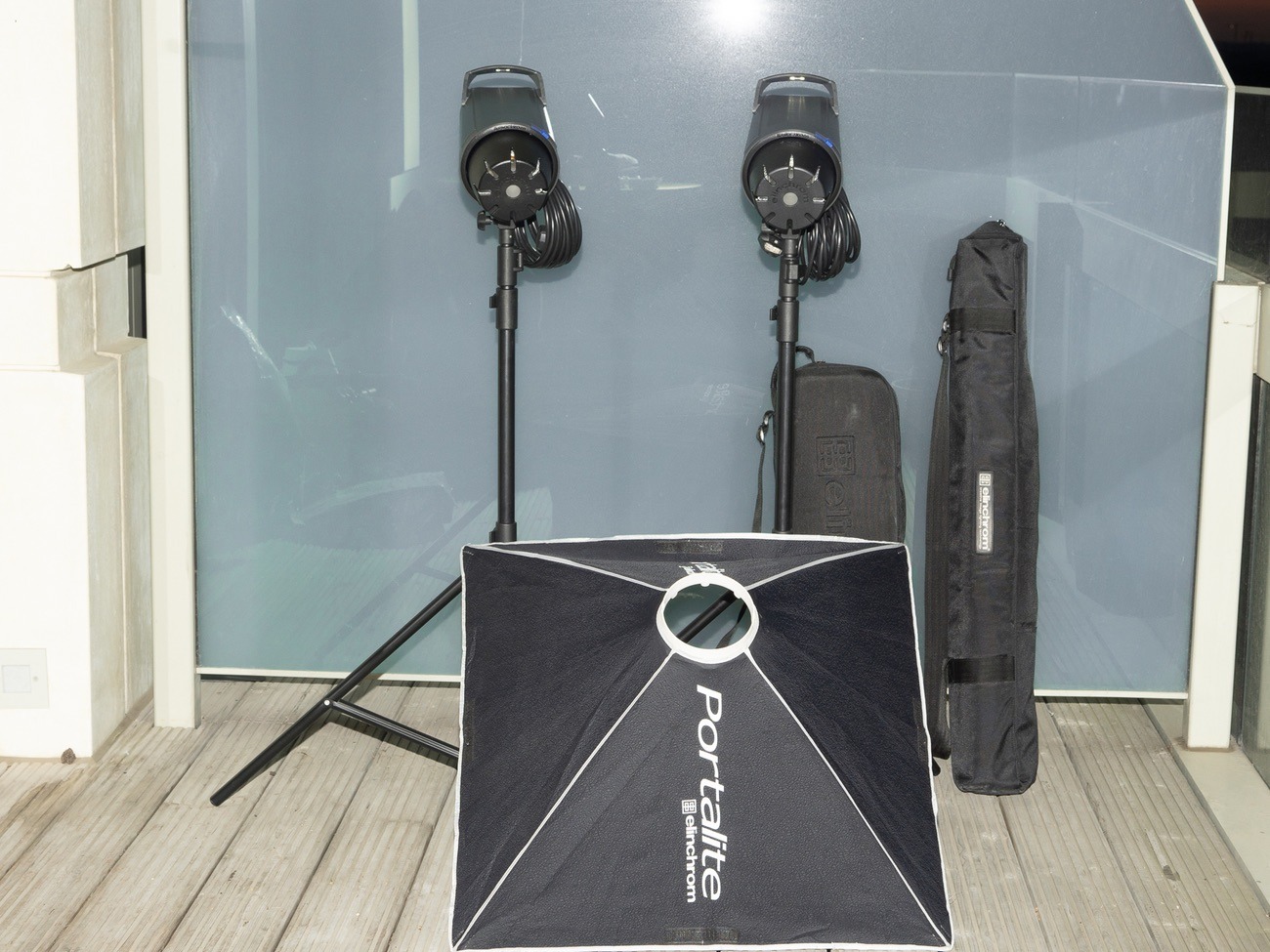 Elinchrom dlite it 4 two lights