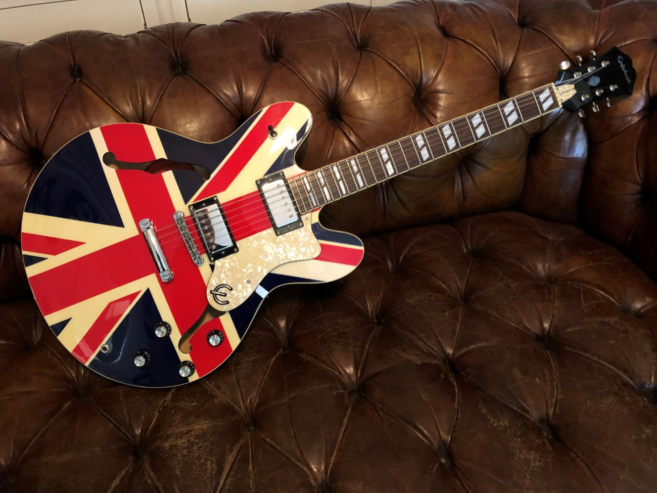 Rent Epiphone Union Jack Supernova - Oasis & Britpop