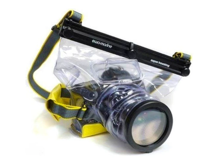 Ewa marine u-a underwater housing for small bodies slr