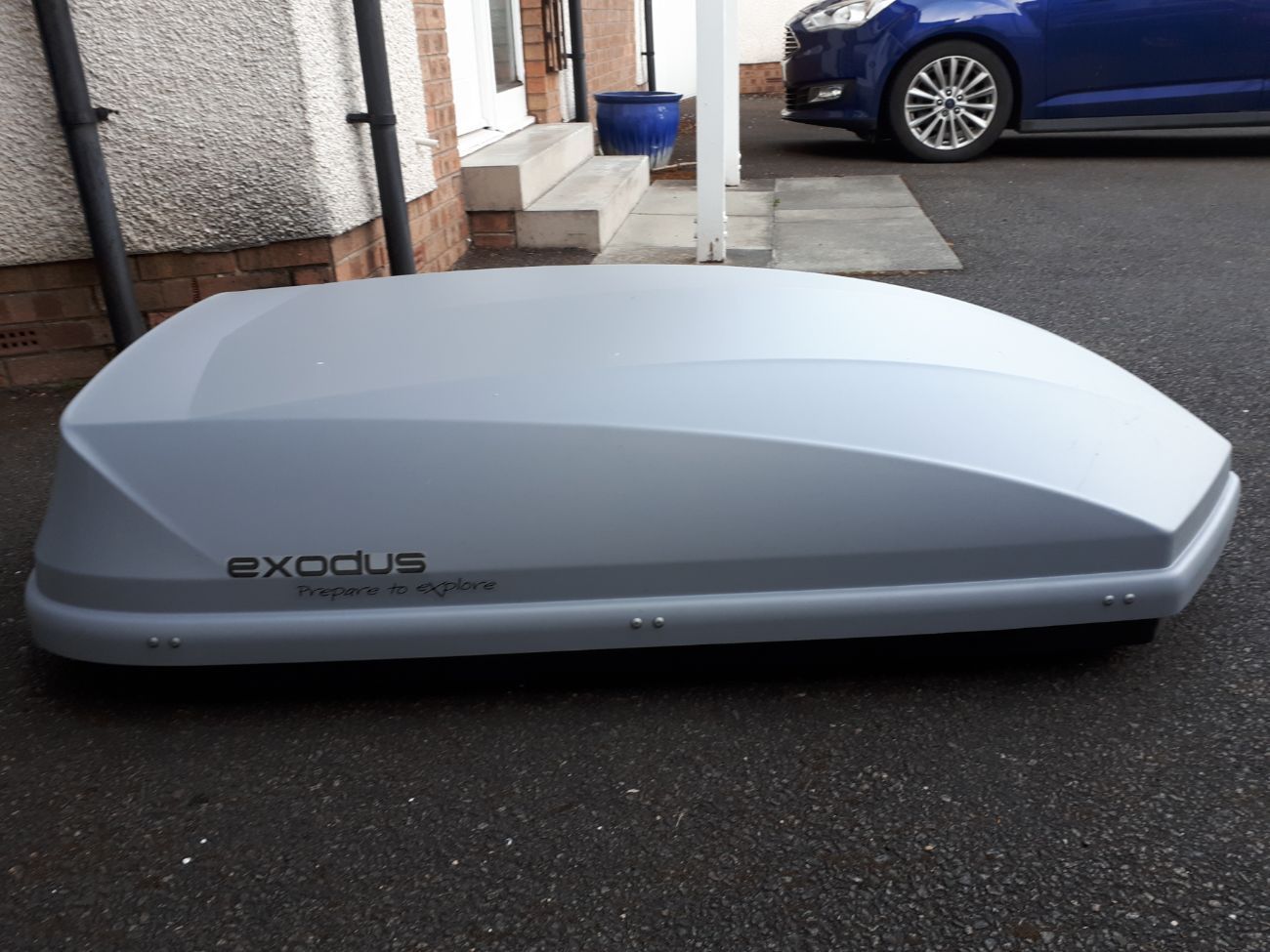 Rent Exodus 470l roof box from Sandy T Linlithgow West Lothian for 4 6 day