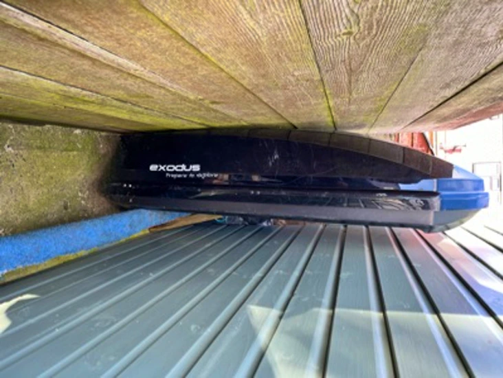 Exodus 470l roof box