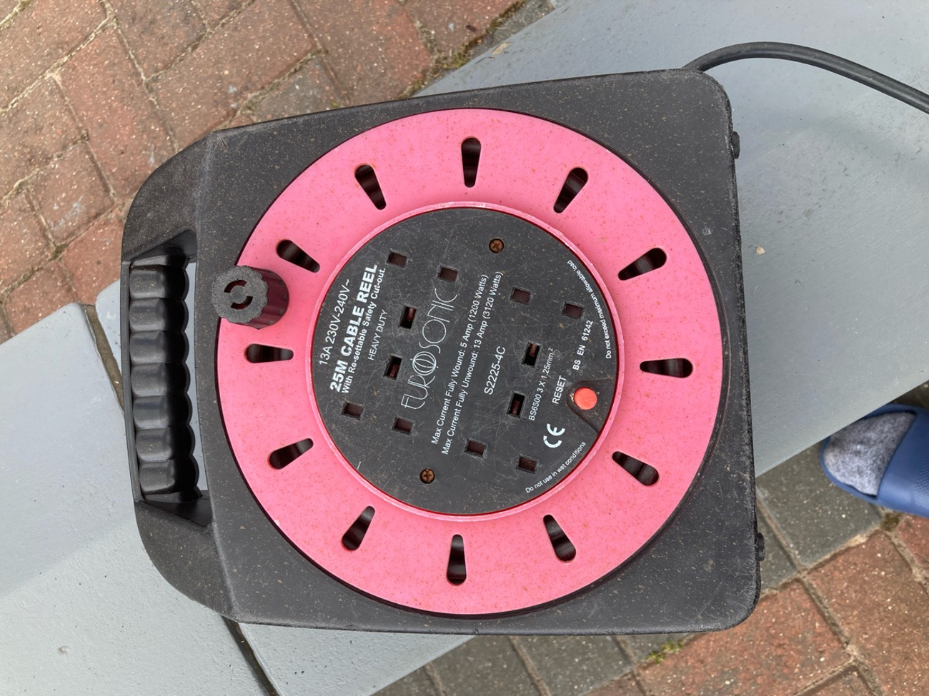 Extension cable reel