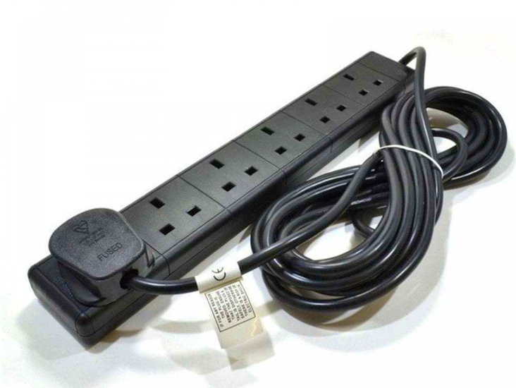 Extension leads 5m - 6 socket