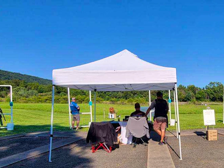E-z up 10’x10’ commercial tent/canopy w/walls (white)