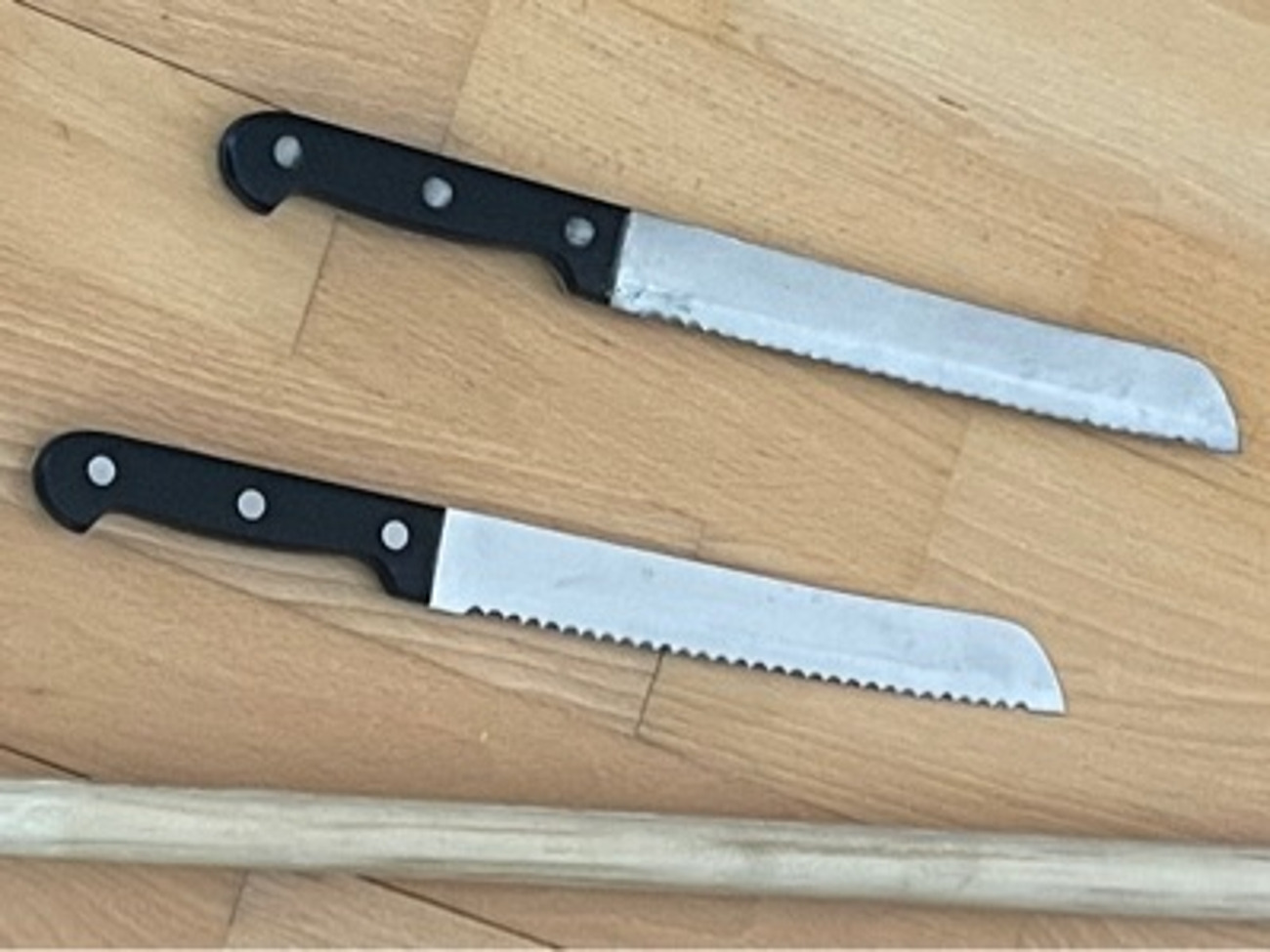 Fake and real stunt knife