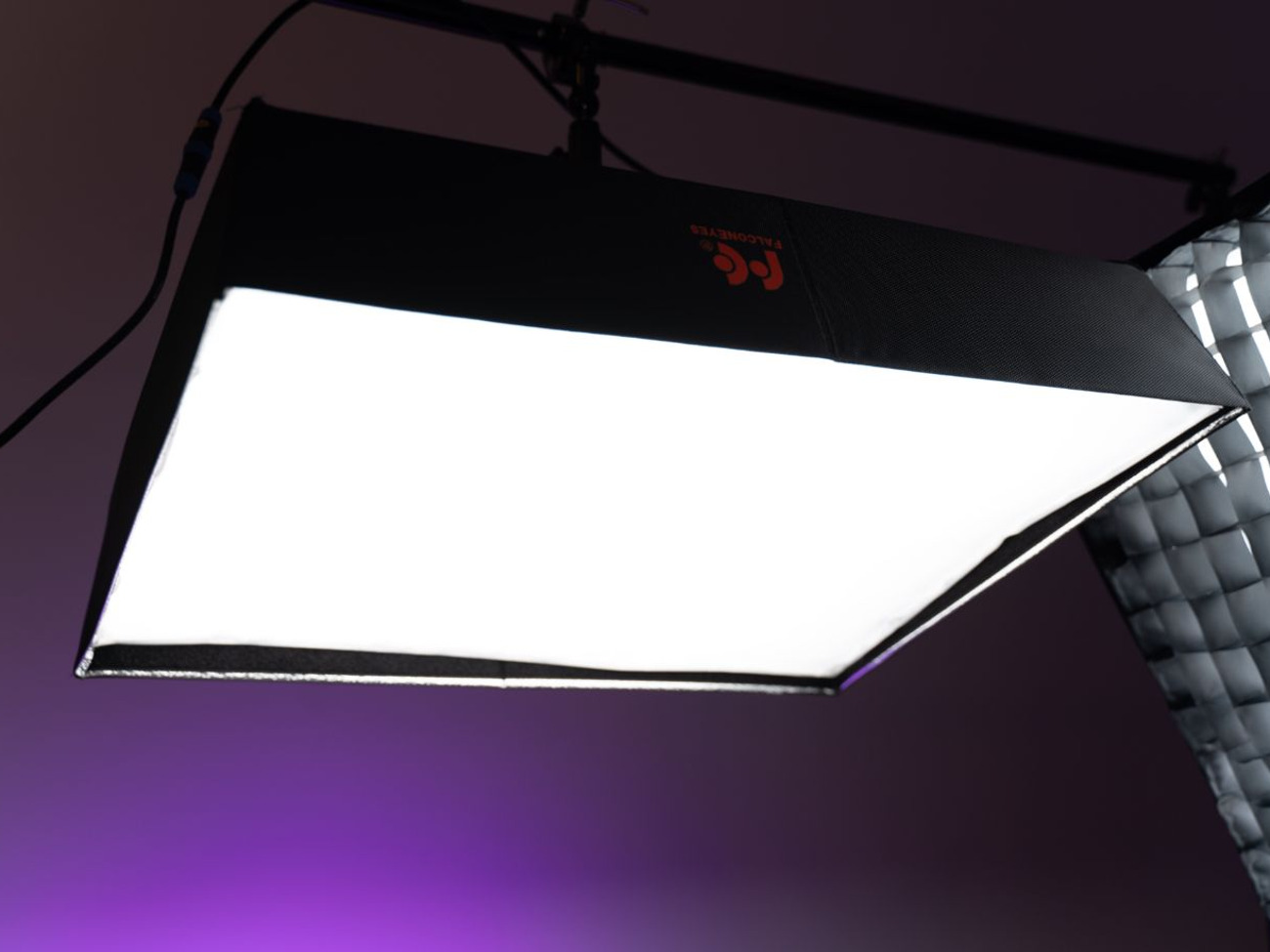Falcon eyes rx 18td 3200k to 5600k flexible led