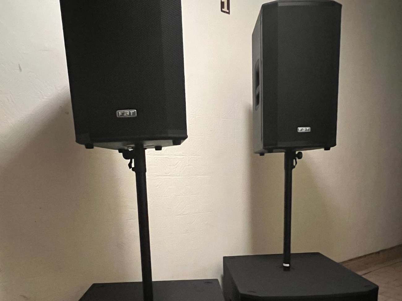 Fbt ventis 112a & ev etx18sp speakers system (2 tops/2 subs)