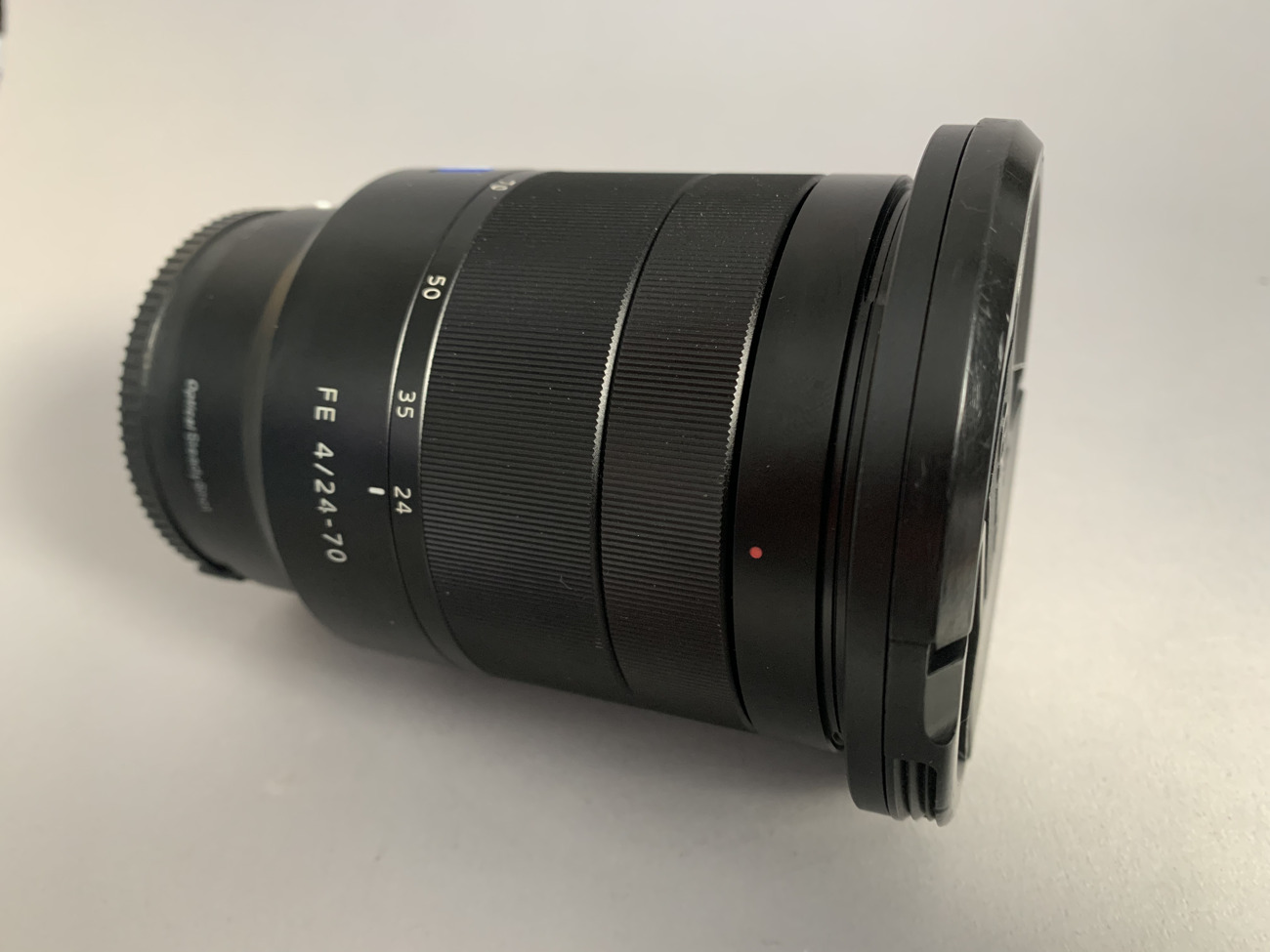 Fe 24-70 mm f4 carl zeiss lens (sel2470z)