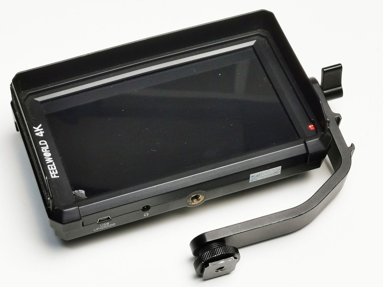Feelworld 4k field monitor with batterys