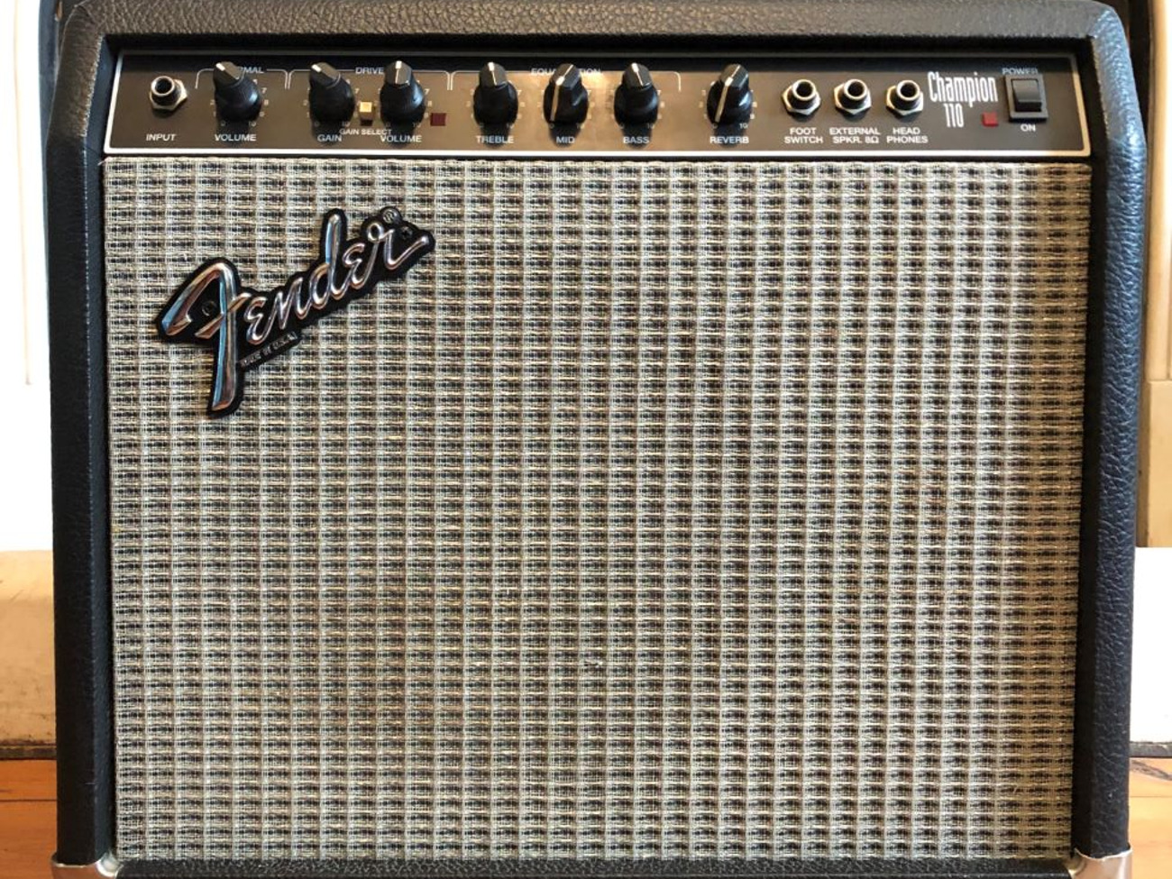 Fender champion 110 small gig/practice guitar amp