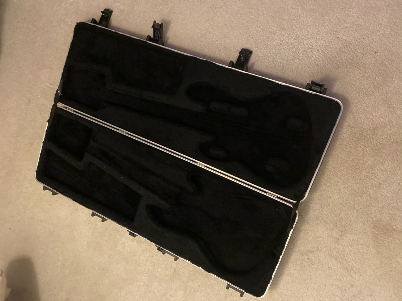 Fender deluxe moulded hard case (flight case)