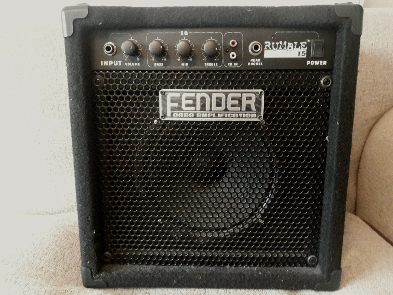 Fender rumble 15 bass amplifier
