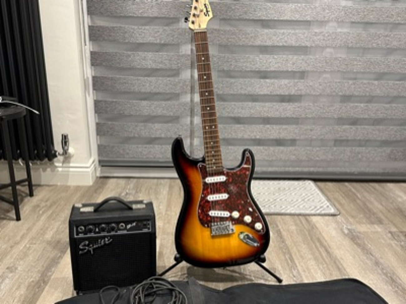 Fender squier stratocaster electric guitar w/ accessories