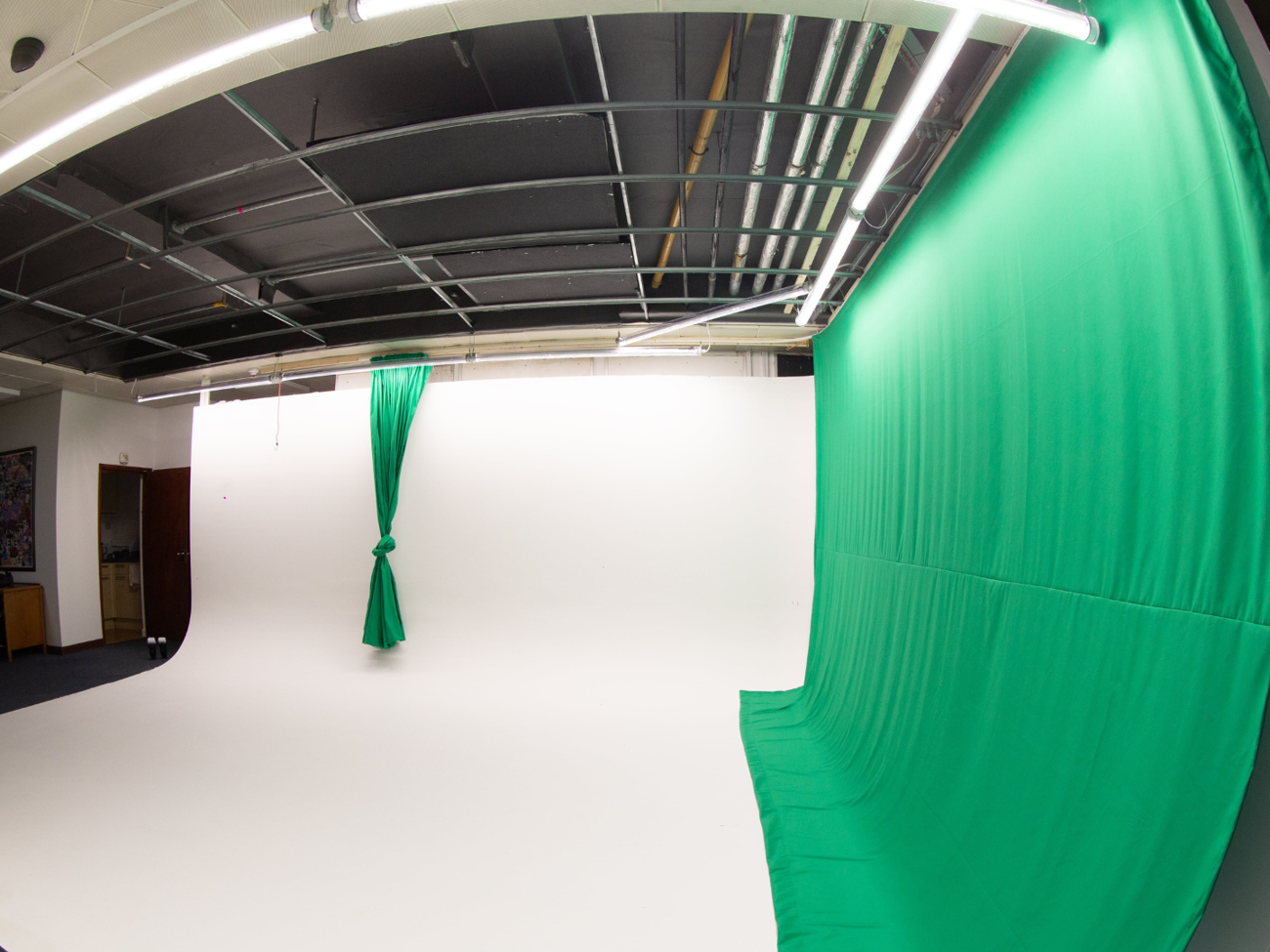 Film & photography studio (full day 10 hours)