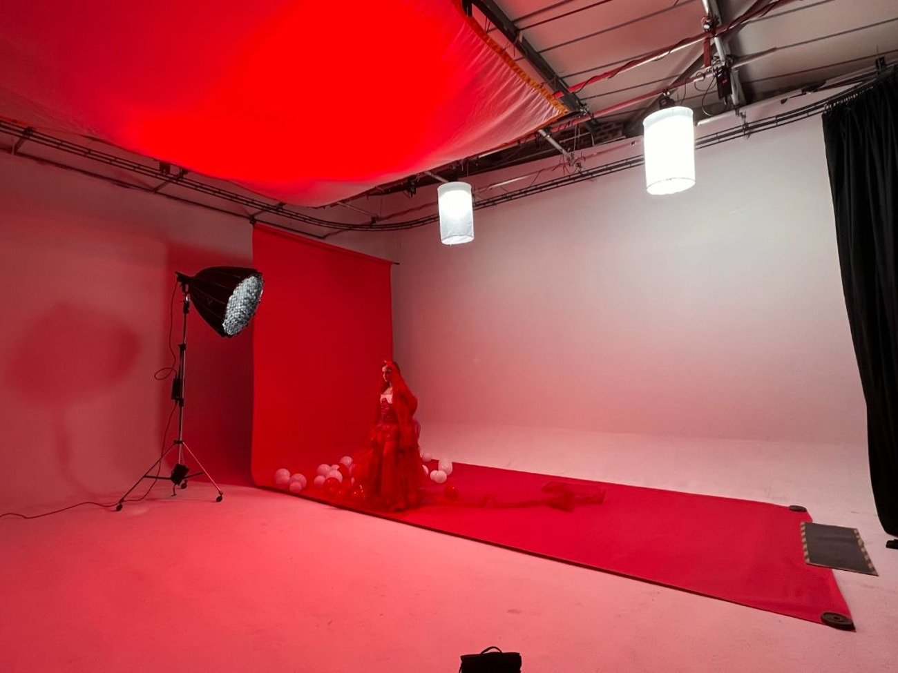 Film studio hire and photographic studio hire