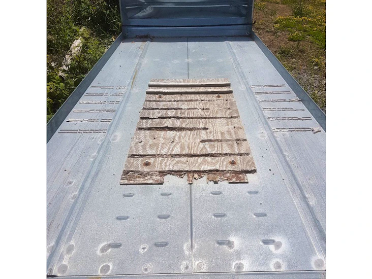 Flat or snowmobile trailer