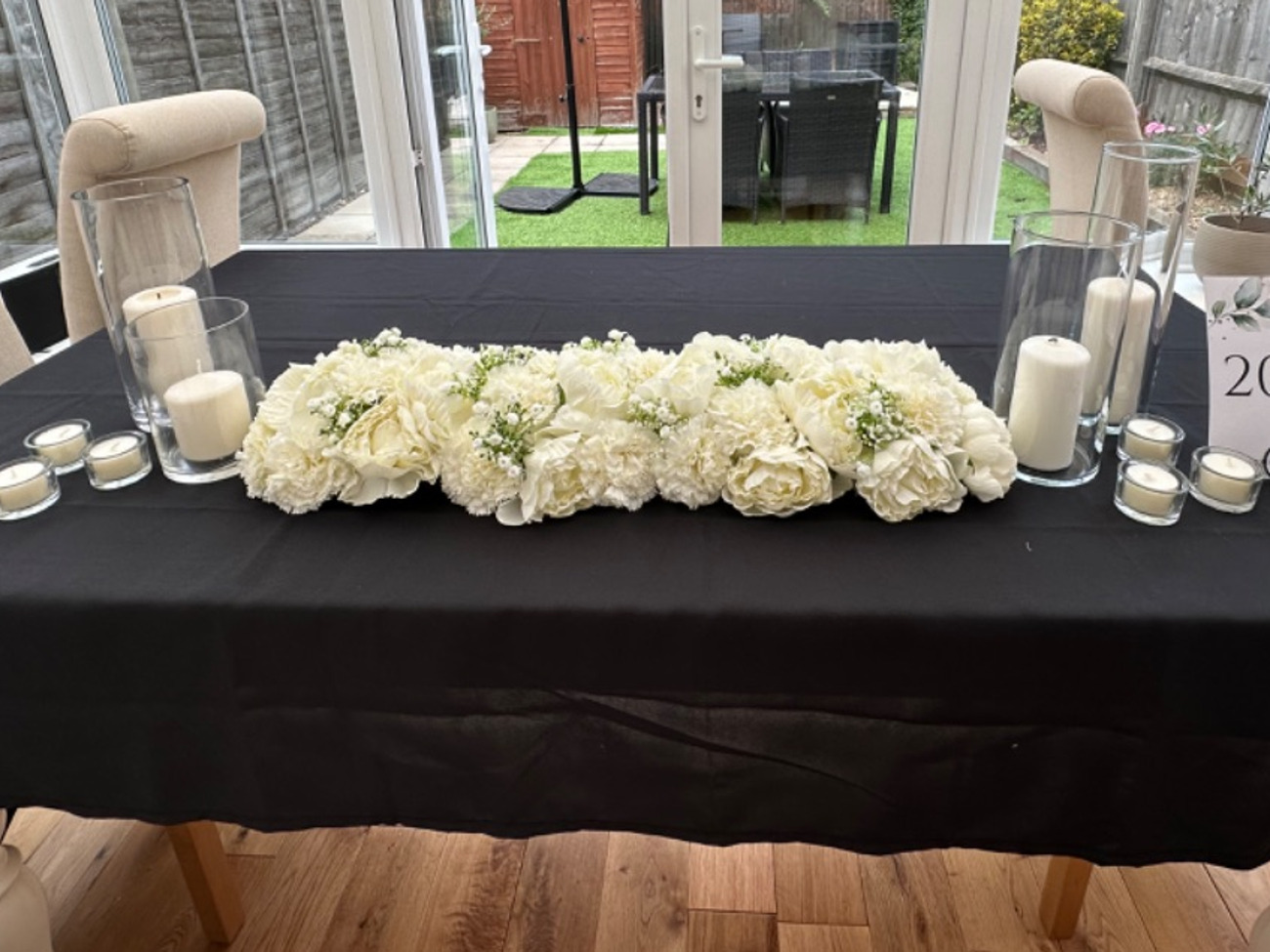 Flower arrangement for head table 