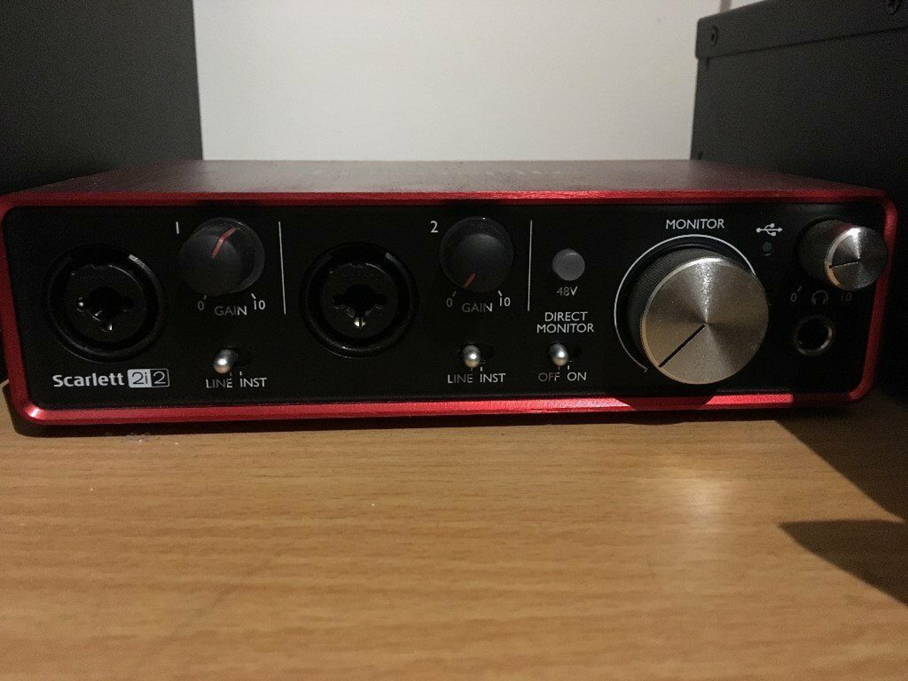Focusrite scarlett 2i2 audio interface (2nd gen)