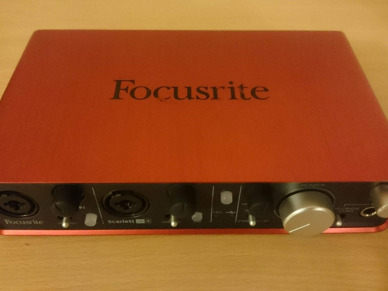 Focusrite scarlett 2i4 (mk ii)