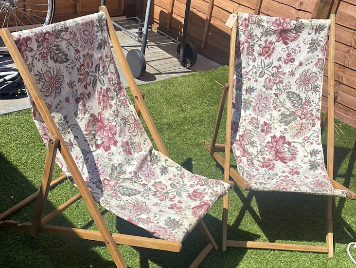 Folding beach deck chairs