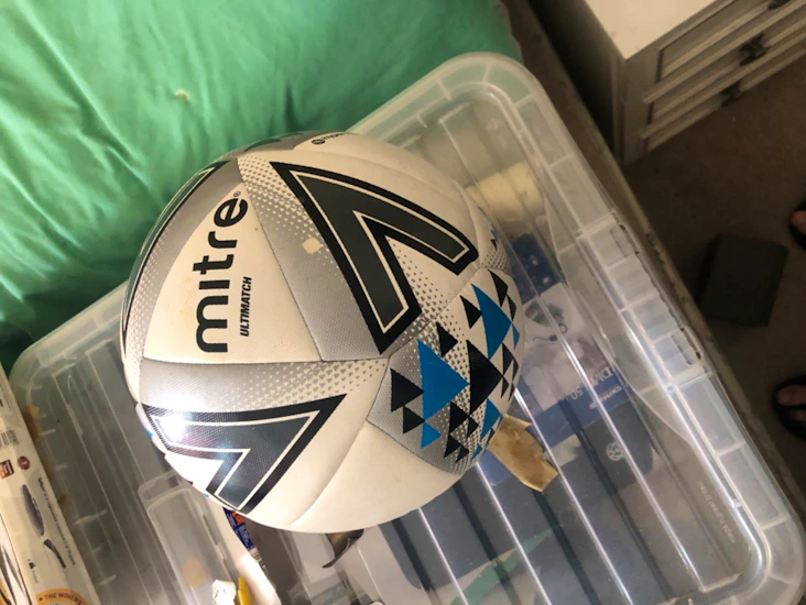 Football mitre
