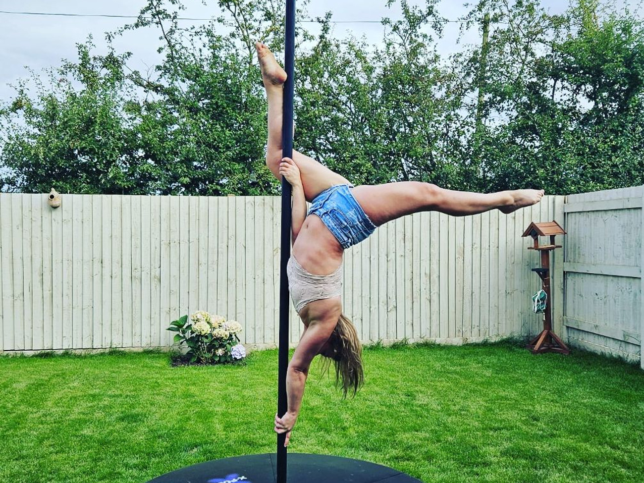 Free standing dance pole with platform/stage