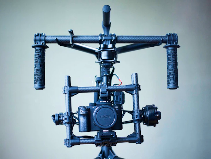 Freefly movi m5 3-axis motorized gimbal stabilizer
