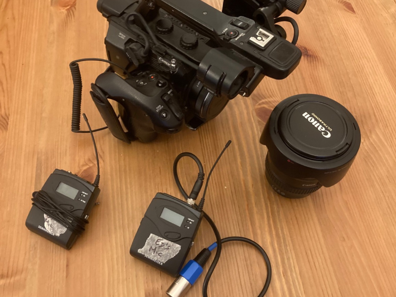 Fs5 complete kit  (sony fs5 + canon 24-105 lens + radio mic)