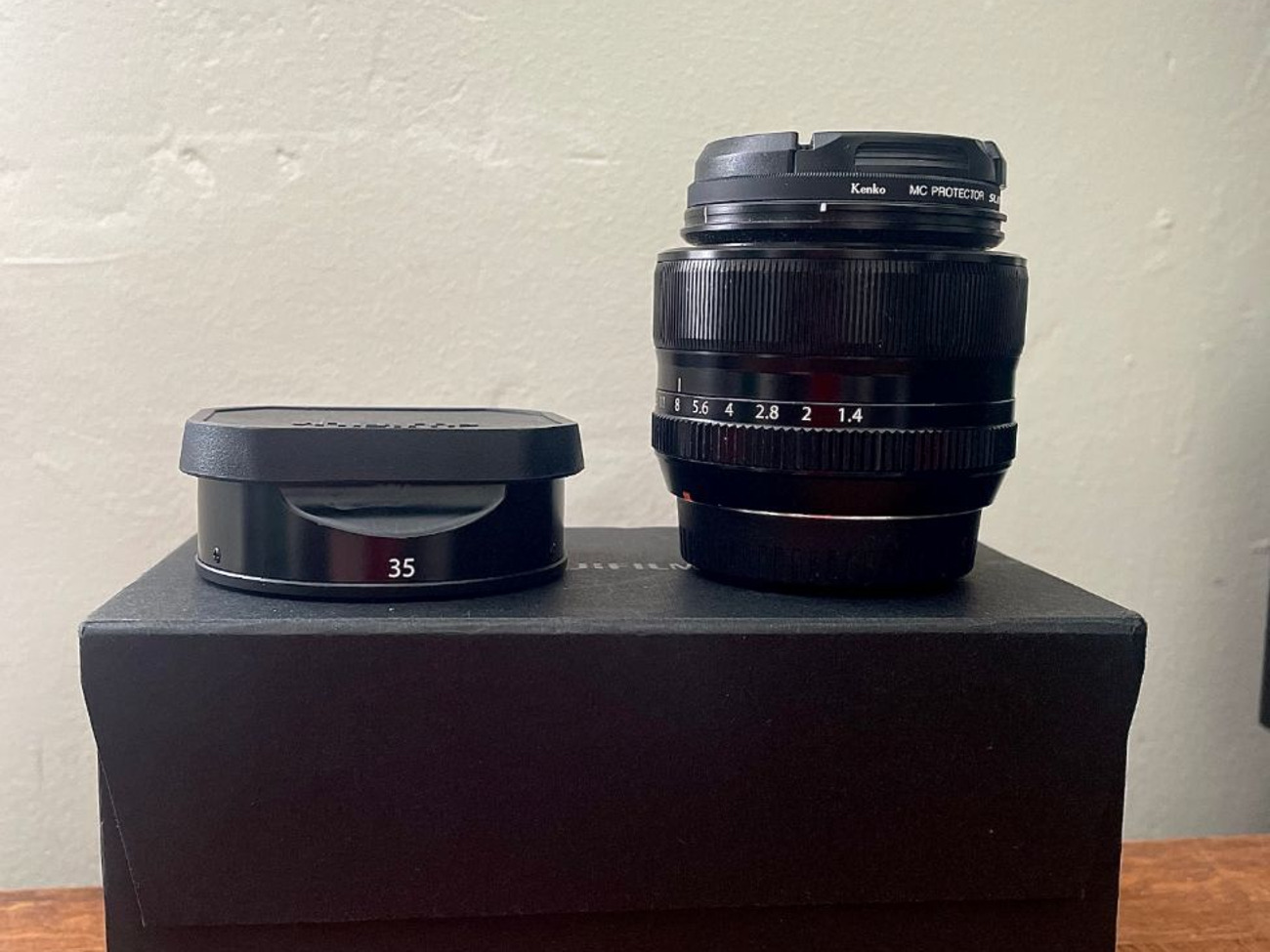 Fujifilm fuji xf 35mm f1.4 r lens