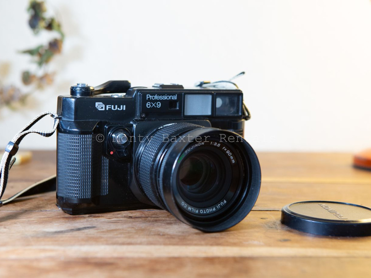 Fujifilm gw690ii analogue medium format 16x9 film camera 