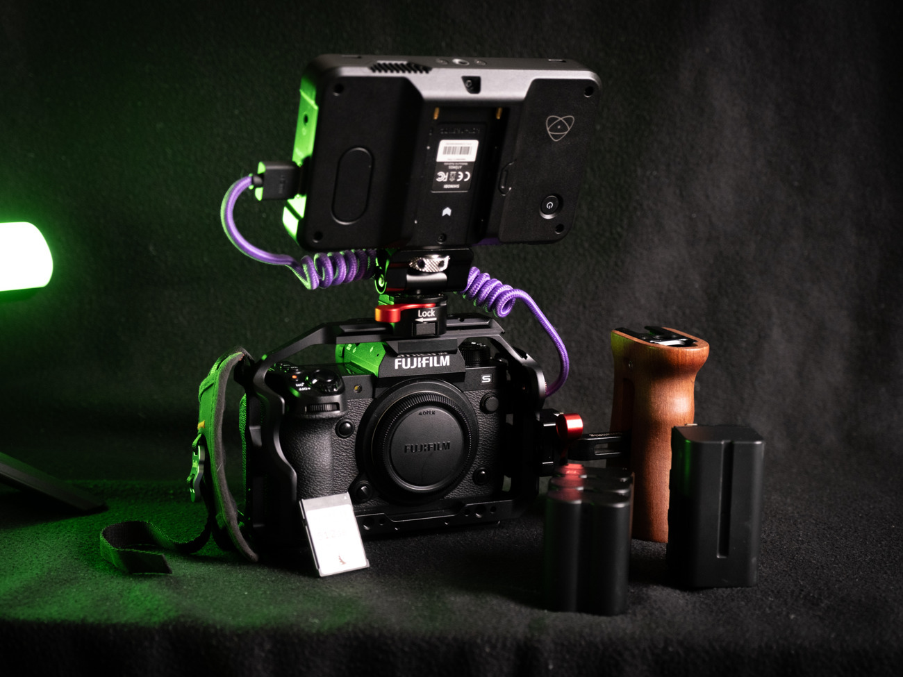 Fujifilm x-h2s - bundle 3 - camera, shinobi, 5x batteries + more