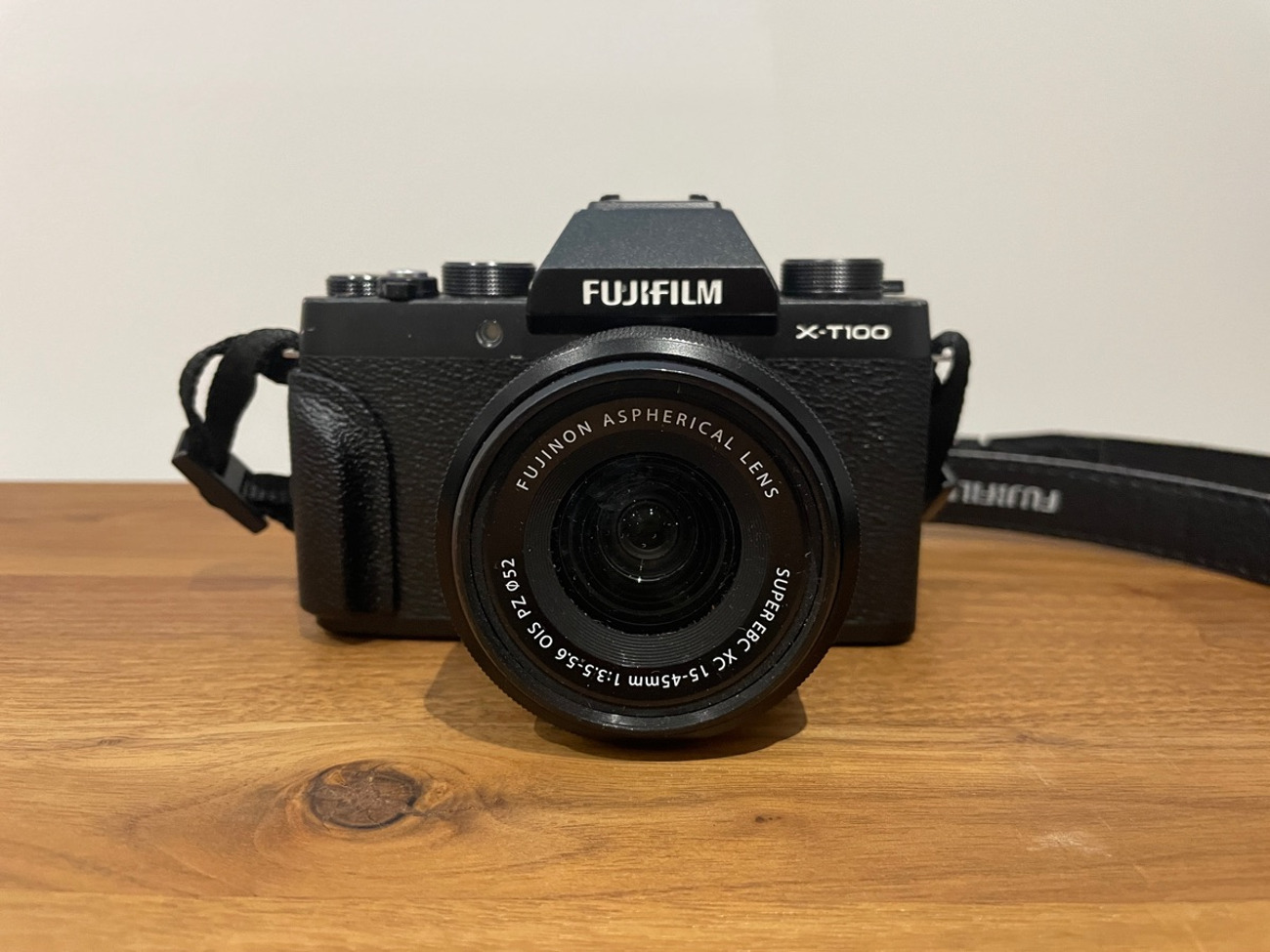 Fujifilm xt100 camera + 15 - 45 mm lens