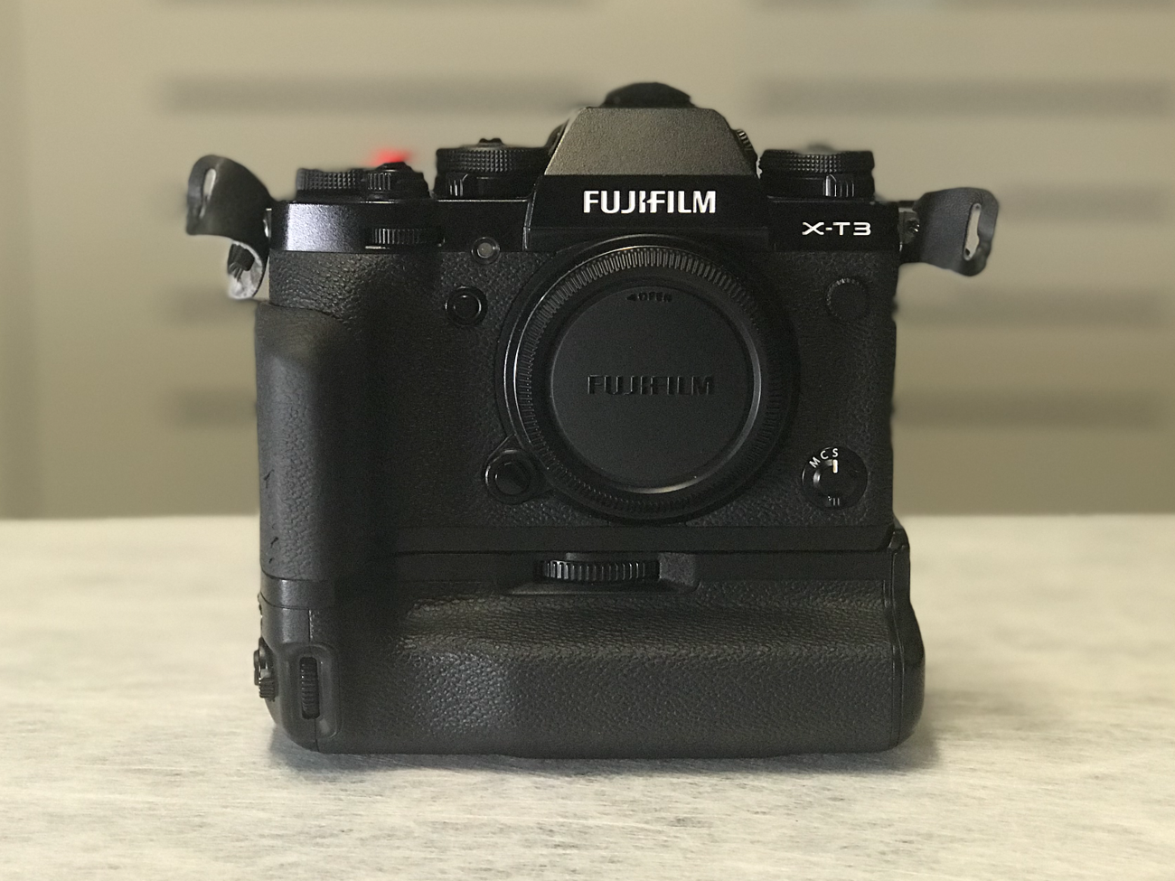 Fujifilm x-t3 body + sigma 56mm f1.4 + battery grip + sd cards