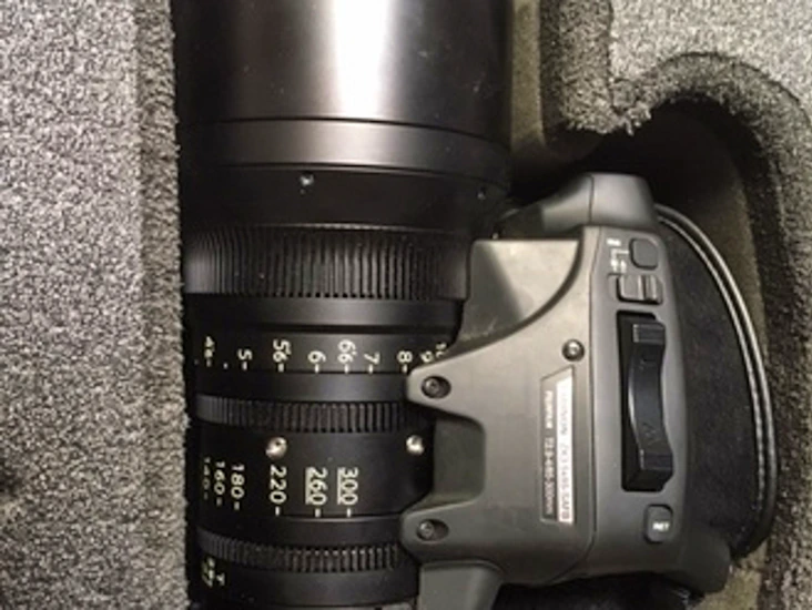 Fujinon 85-300mm cabrio t2.9-4.0 zk lightweight zoom