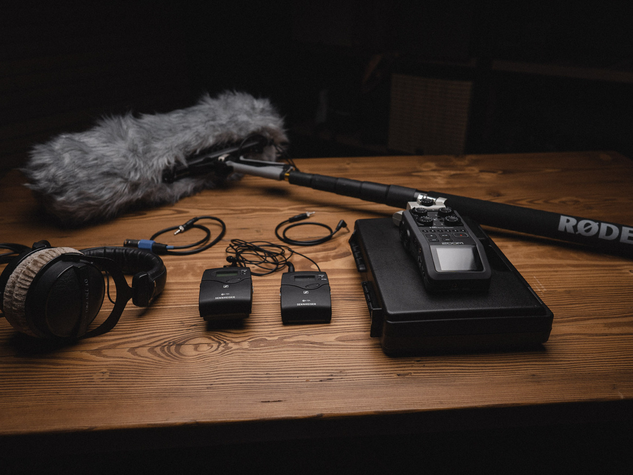Full audio kit - h6 recorder, boom, shotgun mic, lav mic
