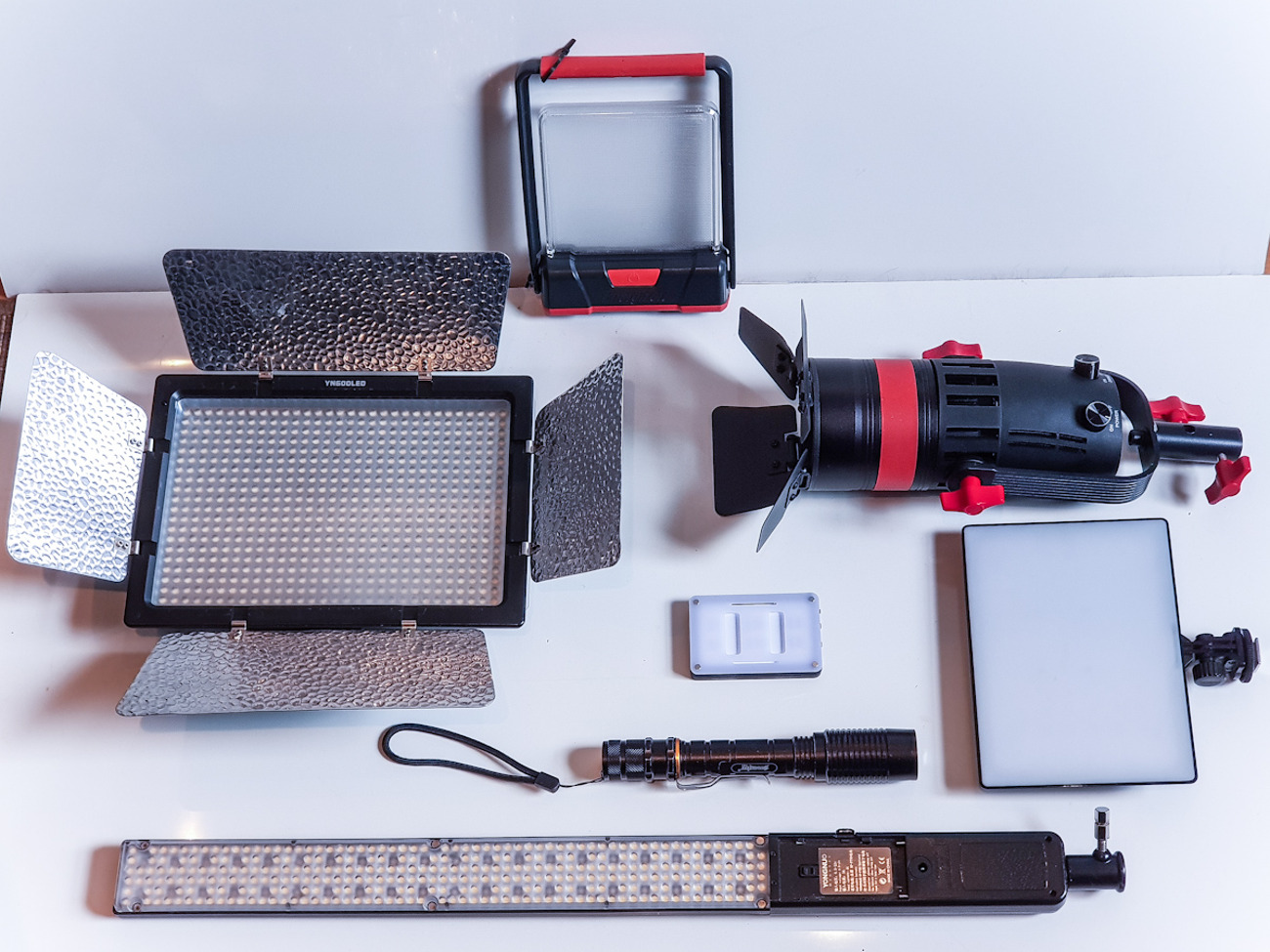 Led panels, fresnel battery lighting set 