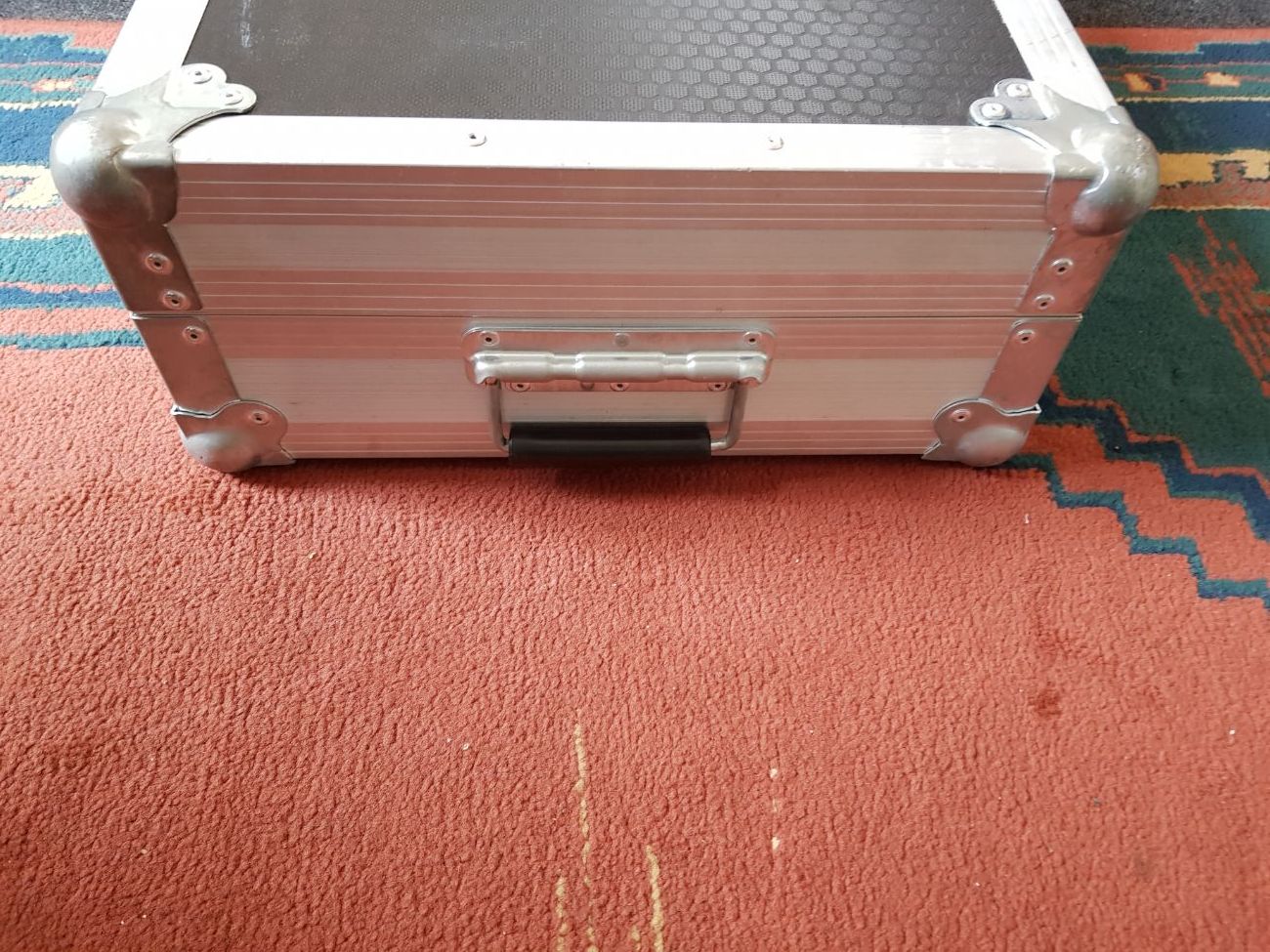Full size swan flight keyboard case wheels