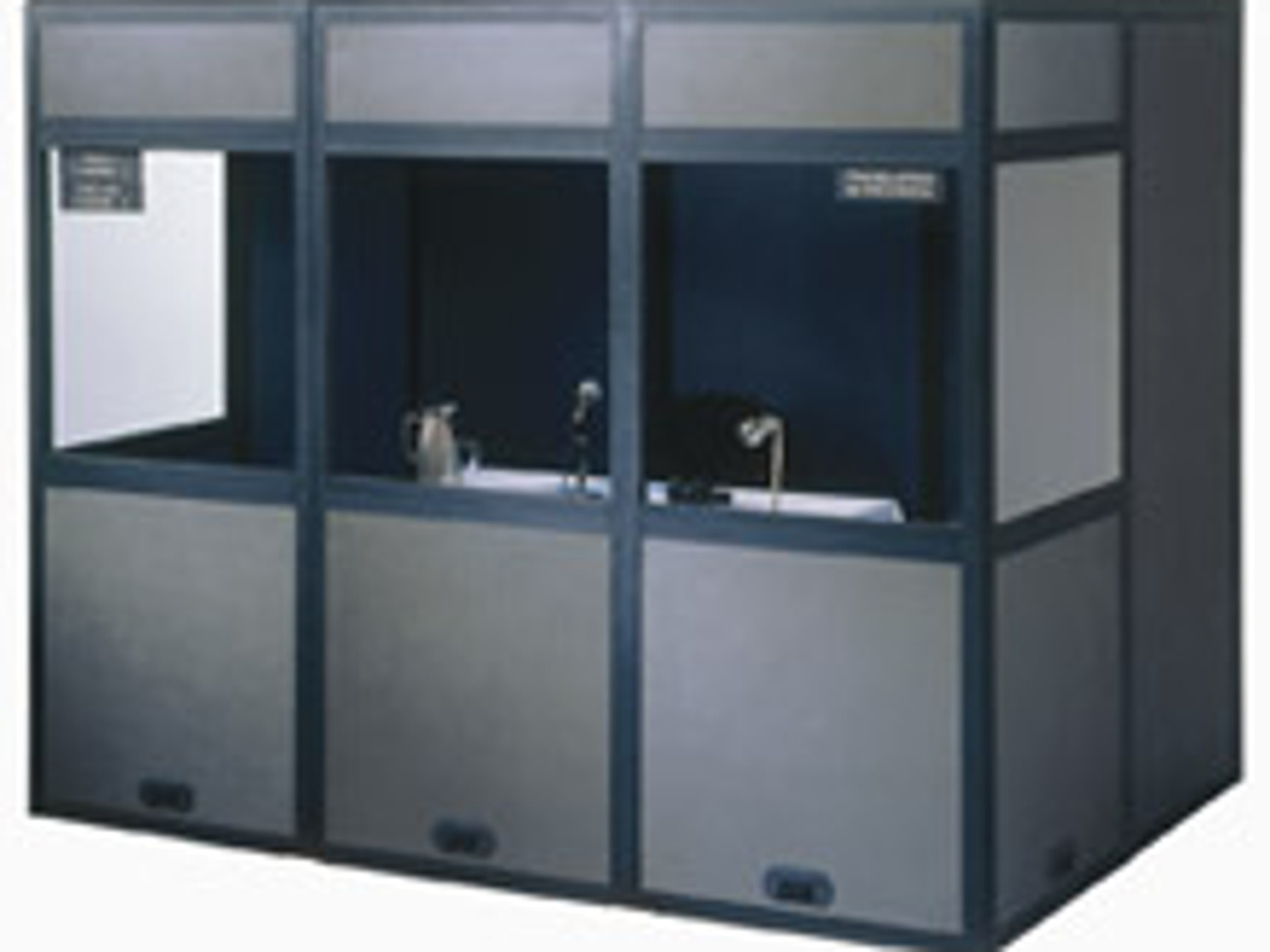 Fully enclosed south booth